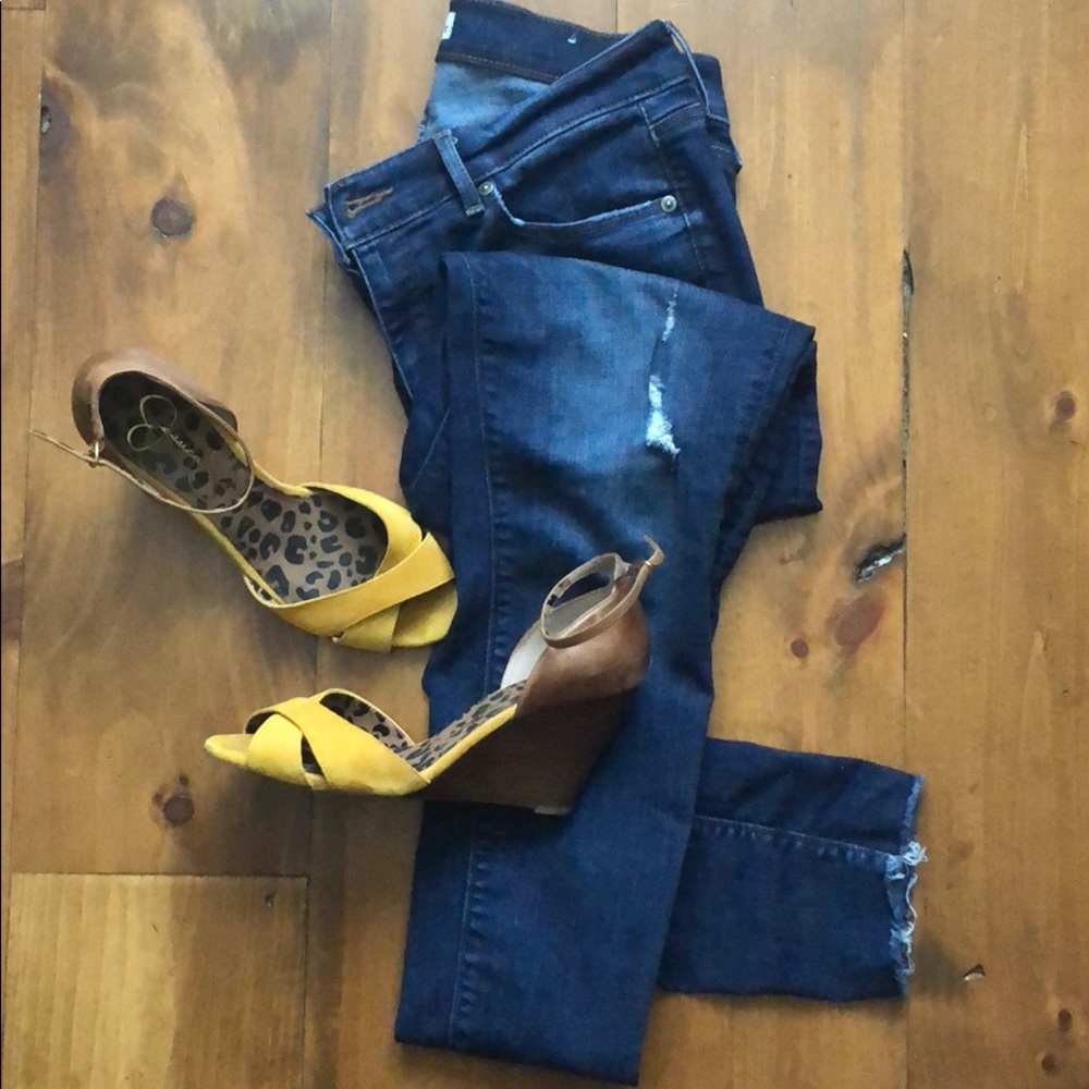 Jessica Simpson wedge heals